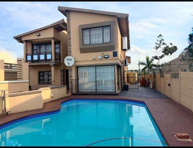 4 BEDROOM HOUSE FOR SALE IN RESERVOIR HILLS